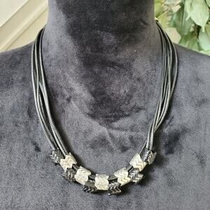 Chuns Fashion Women's Black & Silver with Lobster Clasp Fashion Necklace